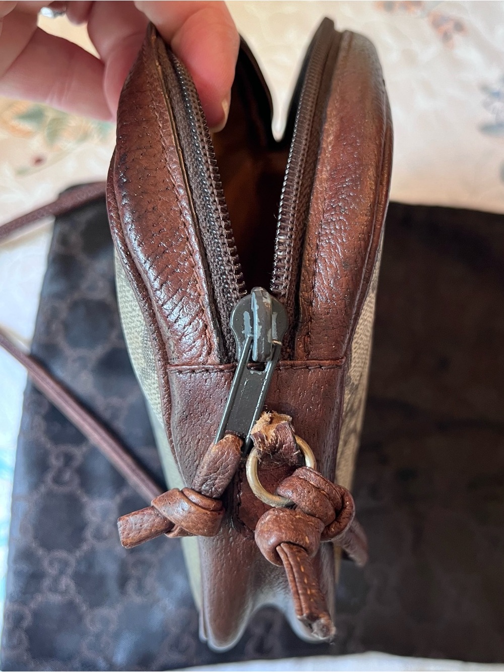 Vintage Gucci Plus crossbody with monogram. Exterior and interior bag is clean. - Picture 7 of 16